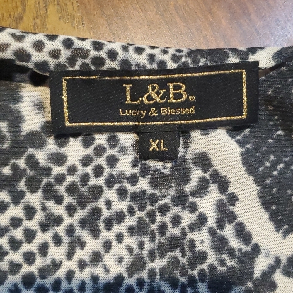 L&B. Shrug - Picture 6 of 7